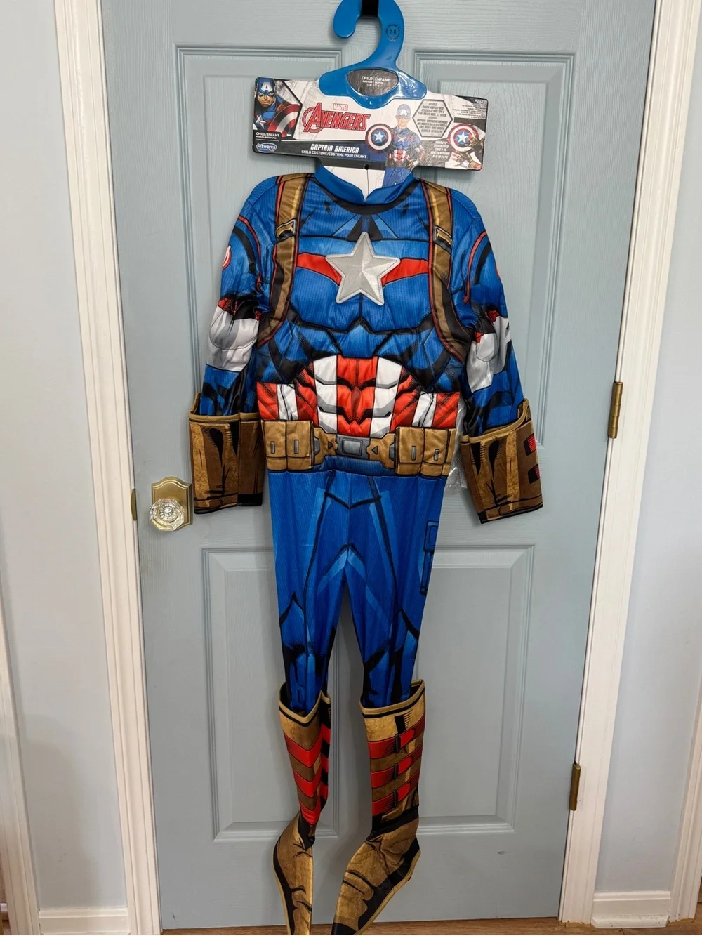 Marvel Avengers Captain America Costume Child Med 7-8 NWT Shield Mask Gloves Set
